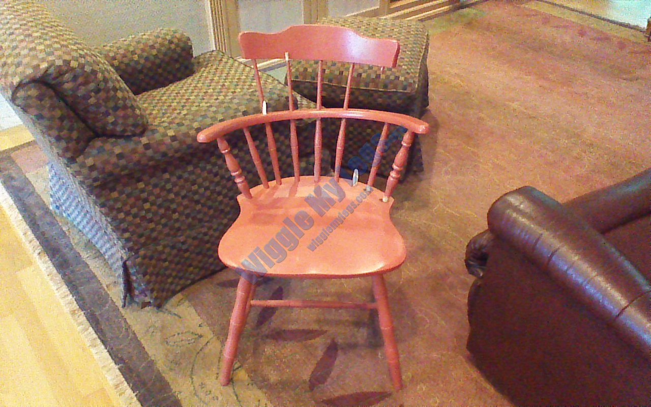 Photo of the broken chair when given to me.